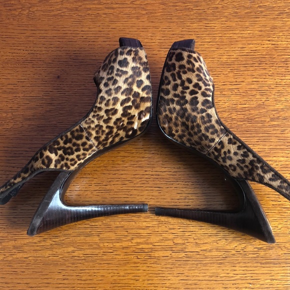 🐆Faux Calfhair Leopard Stiletto Slingbacks 🐆 - Picture 2 of 5
